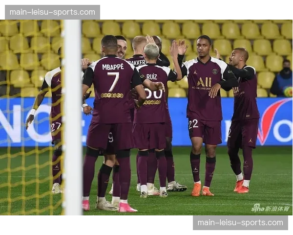 战报：巴黎圣日耳曼3-0完胜，姆巴佩领衔的攻击群频繁换位冲击肋部